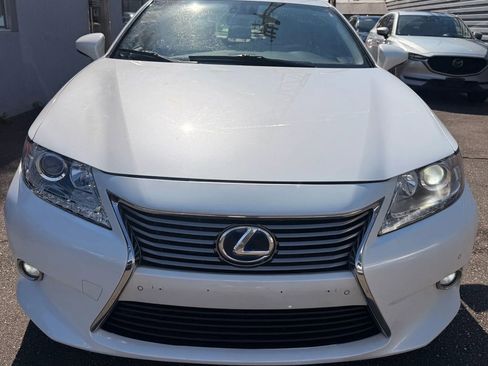 Used 2015 Lexus ES 300h FWD image 2