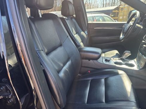 Used 2019 Jeep Grand Cherokee Limited AWD/4WD image 36