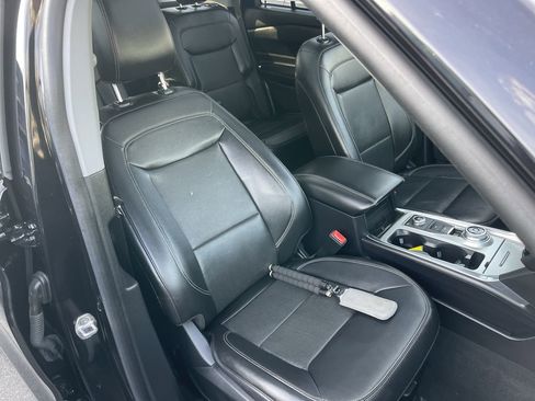 Used 2021 Ford Explorer Limited w/ Hybrid Equipment Group 310A image 42