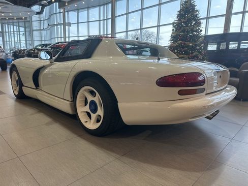Used 1996 Dodge Viper RT/10 image 4