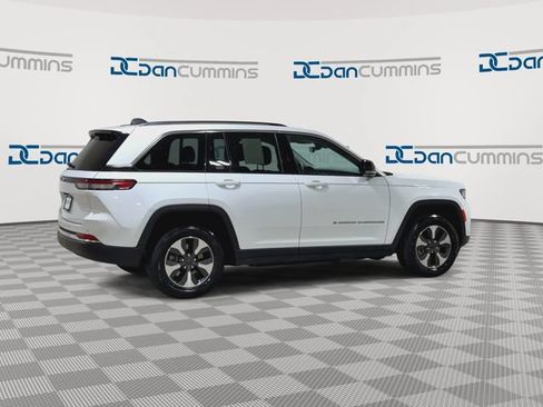 Used 2022 Jeep Grand Cherokee Limited 4xe w/ Luxury Tech Group II AWD/4WD image 8