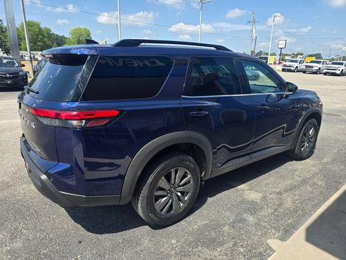 Used 2025 Nissan Pathfinder SV AWD/4WD image 5