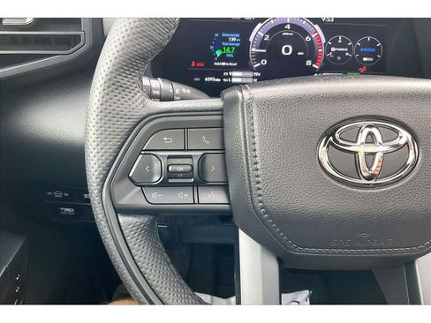 Used 2025 Toyota Sequoia TRD Pro AWD/4WD image 20