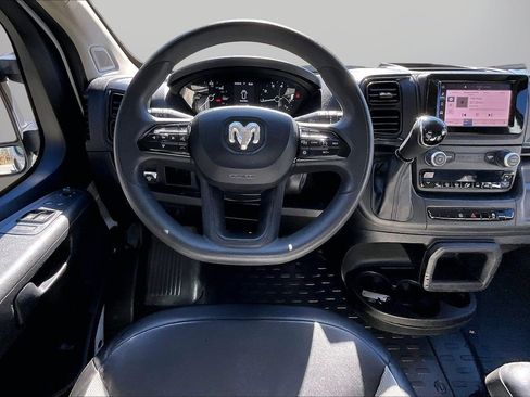 Used 2024 RAM ProMaster 2500 w/ Convenience Group image 11