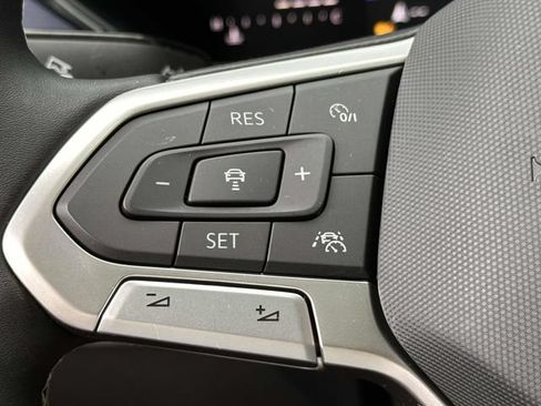 Used 2023 Volkswagen Taos SE w/ Panoramic Sunroof Package AWD/4WD image 26
