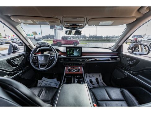 Used 2022 Lincoln Aviator Reserve w/ Elements Package Plus image 9