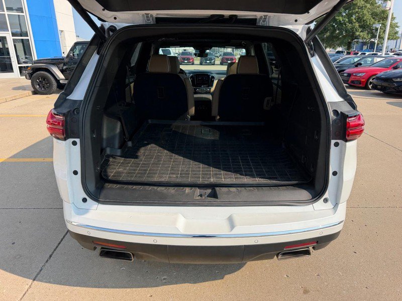 Used 2023 Chevrolet Traverse Premier w/ LPO, Floor Liner Package AWD/4WD image 4