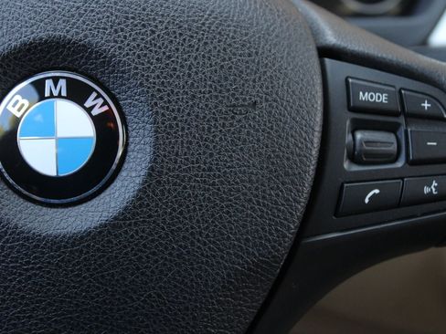 Used 2018 BMW 320i Sedan RWD image 28