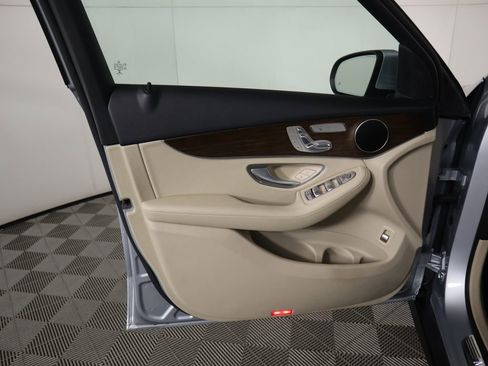 Certified 2022 Mercedes-Benz GLC 300 image 24