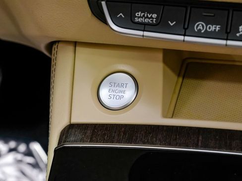 Used 2021 Audi Q5 Prestige w/ Prestige Package image 19