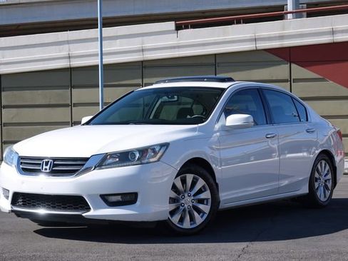 Used 2015 Honda Accord EX image 8
