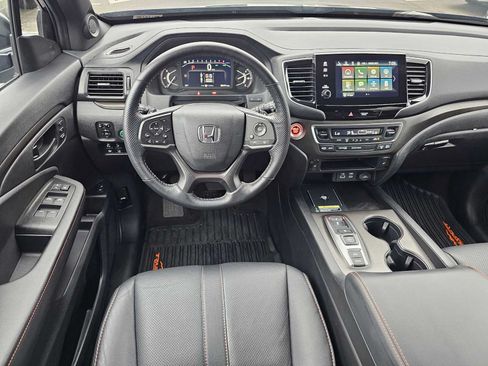 Used 2025 Honda Passport TrailSport image 17
