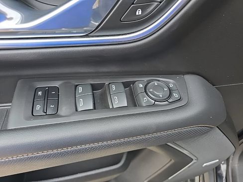 Used 2024 GMC Yukon XL AT4 w/ AT4 Premium Plus Package AWD/4WD image 13