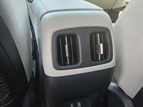 Used 2024 Hyundai Tucson Limited image 17