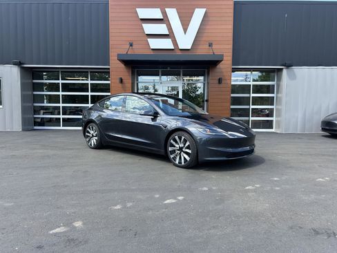 Used 2025 Tesla Model 3 Long Range AWD/4WD image 1