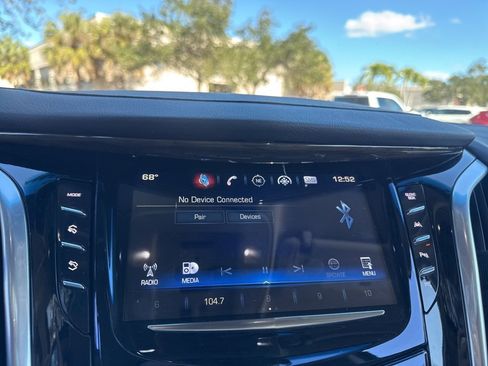 Used 2019 Cadillac Escalade ESV Premium Luxury image 17
