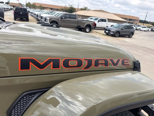 Used 2026 Jeep Gladiator Mojave AWD/4WD image 11