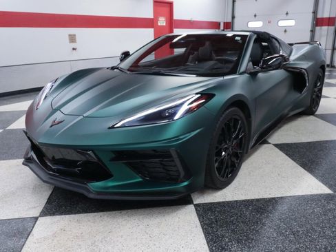 Used 2024 Chevrolet Corvette Stingray Preferred Cpe w/ Z51 Performance Package RWD image 5
