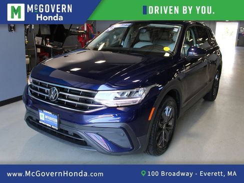 Used 2024 Volkswagen Tiguan SE AWD/4WD image 1