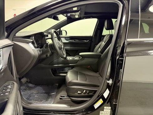 Used 2025 Cadillac XT5 Premium Luxury image 12