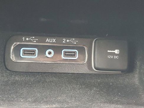 Used 2019 Jeep Grand Cherokee Laredo AWD/4WD image 28