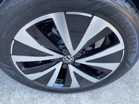 Used 2023 Volkswagen Taos SE FWD image 19