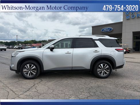 Used 2023 Nissan Pathfinder SL FWD image 8