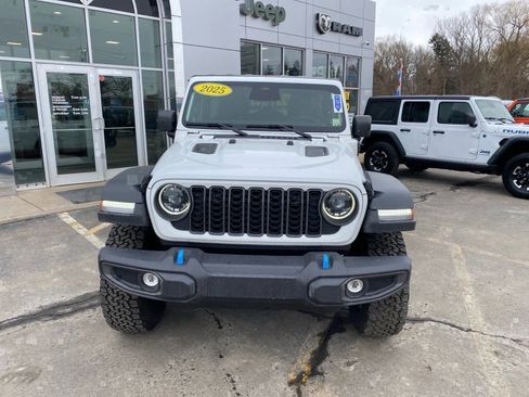 Used 2025 Jeep Wrangler Unlimited Rubicon 4xe w/ Convenience Group image 8