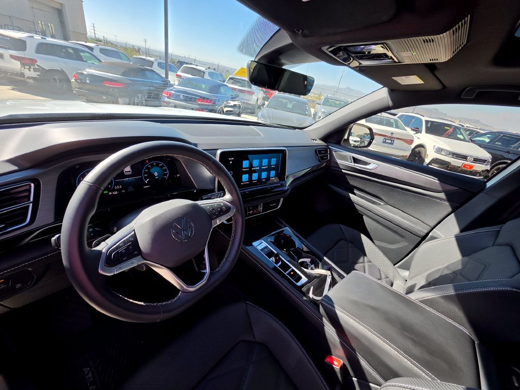 Used 2024 Volkswagen Atlas Cross Sport SE w/ Panoramic Sunroof Package FWD image 15