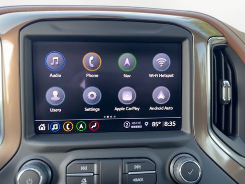 Used 2022 Chevrolet Silverado 1500 High Country w/ Technology Package AWD/4WD image 8