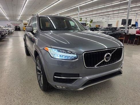 Used 2018 Volvo XC90 T5 Momentum w/ Convenience Package AWD/4WD image 3