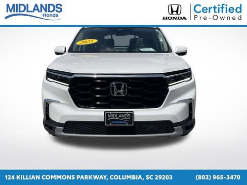 Used 2025 Honda Pilot Touring image 2