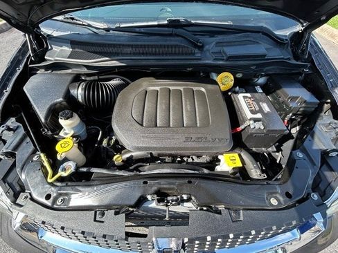 Used 2019 Dodge Grand Caravan SXT image 37