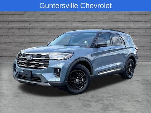 Used 2025 Ford Explorer Active w/ Active Comfort Package RWD image 1