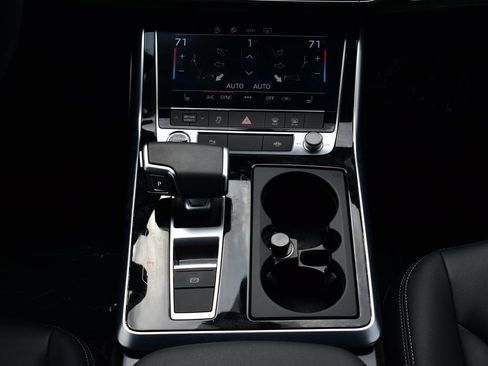 Used 2025 Audi Q7 3.0T Premium Plus image 38