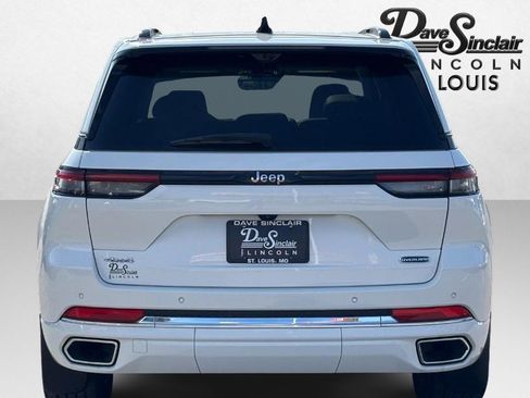 Used 2023 Jeep Grand Cherokee Overland w/ Luxury Tech Group IV image 4