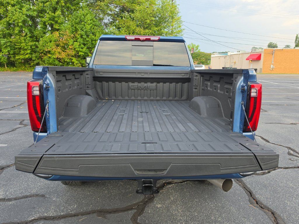 Used 2026 GMC Sierra 2500 Denali Ultimate w/ Max Trailering Package AWD/4WD image 13