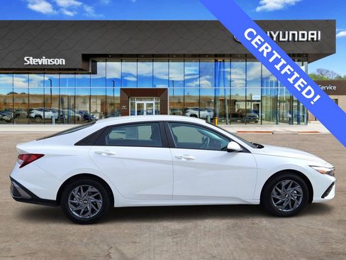 Certified 2024 Hyundai Elantra SEL image 4