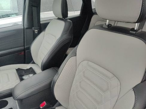 Used 2024 Ford Escape Platinum w/ Premium Technology Package AWD/4WD image 24