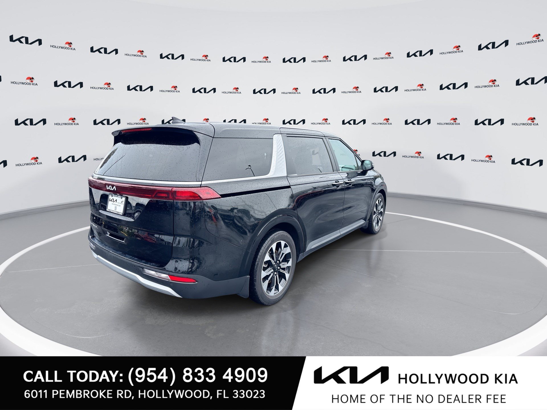 Used 2022 Kia Carnival EX FWD image 8