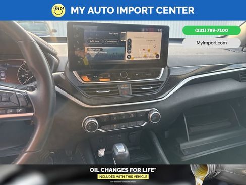 Used 2024 Nissan Altima 2.5 SR w/ SR Premium Package AWD/4WD image 10