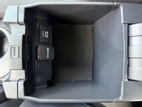 Used 2024 Toyota Corolla LE image 27