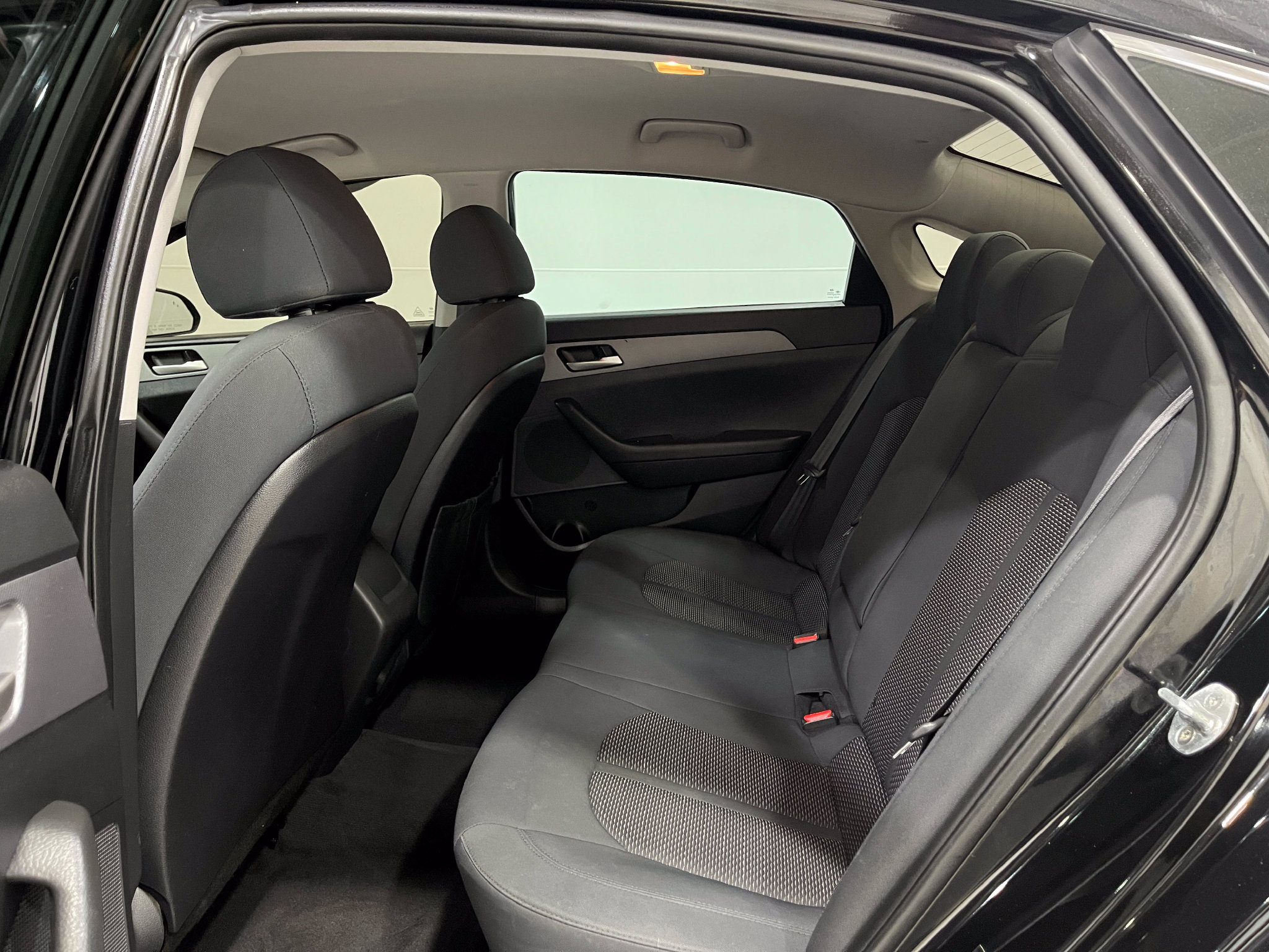Used 2018 Hyundai Sonata SE FWD image 28