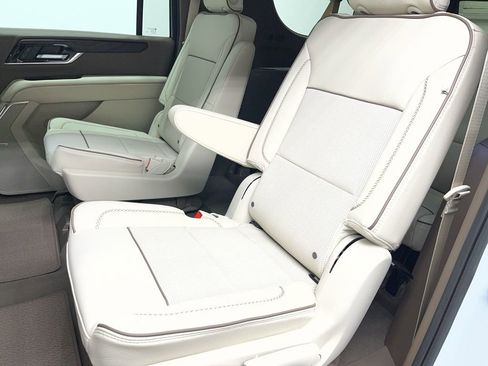 New 2026 GMC Yukon XL Denali w/ Sun & Power Step Package AWD/4WD image 6
