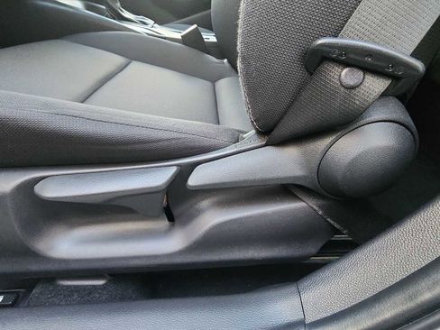 Used 2023 Toyota Corolla LE image 13