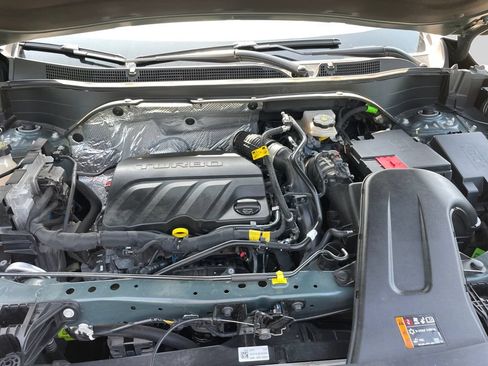 Certified 2025 Chevrolet Trax LT FWD image 29