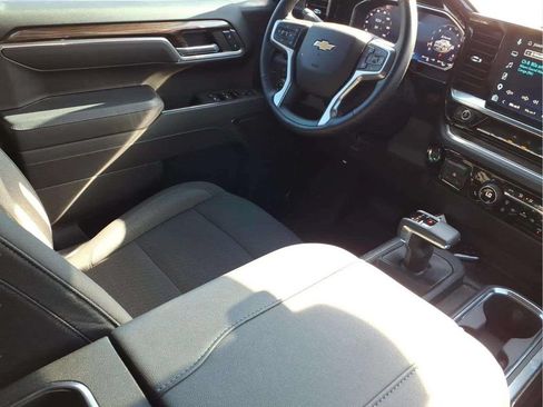 Used 2026 Chevrolet Silverado 1500 LT AWD/4WD image 9