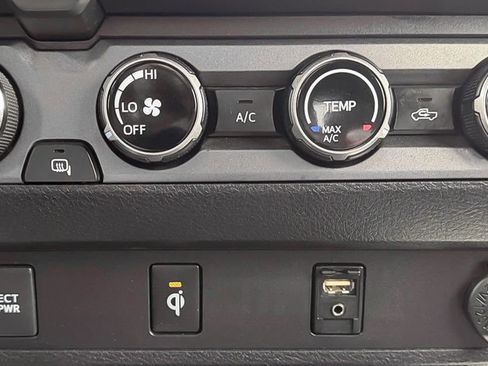 Used 2016 Toyota Tacoma TRD Off-Road w/ Towing Package image 23