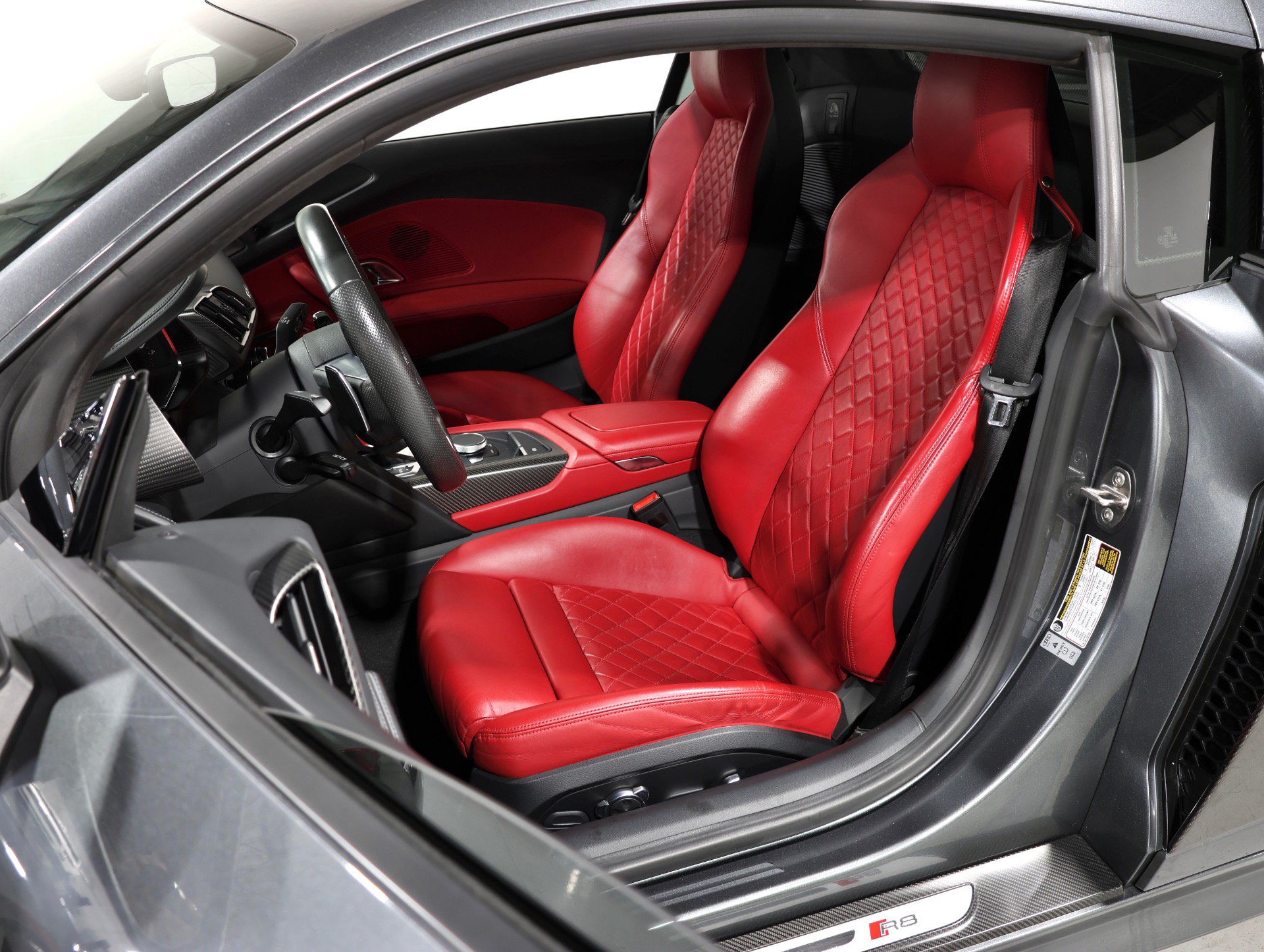 Used 2017 Audi R8 V10 plus AWD/4WD image 2
