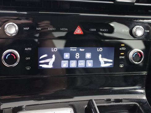 Used 2025 Genesis G80 2.5T AWD/4WD image 42